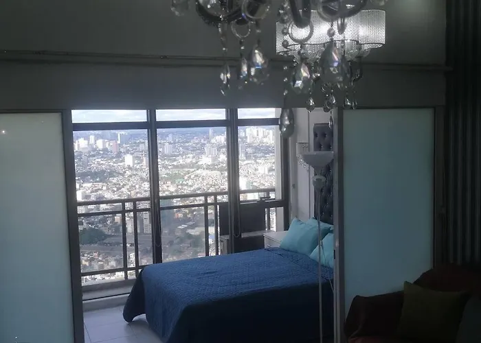 Apartment Penthouse At Poblacion - 200mbs Net - 50in Tv - Awesome View
