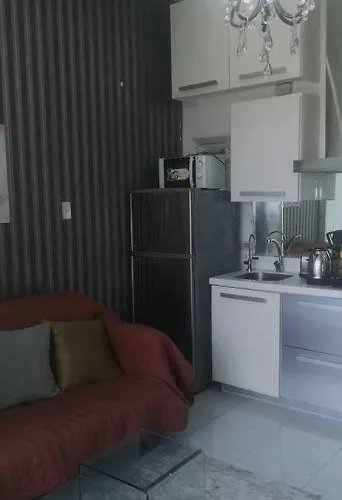 Penthouse At Poblacion - 200mbs Net - 50in Tv - Awesome View * Manila