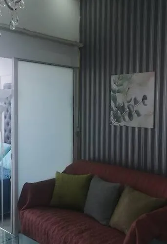 Apartment Penthouse At Poblacion - 200mbs Net - 50in Tv - Awesome View Manila