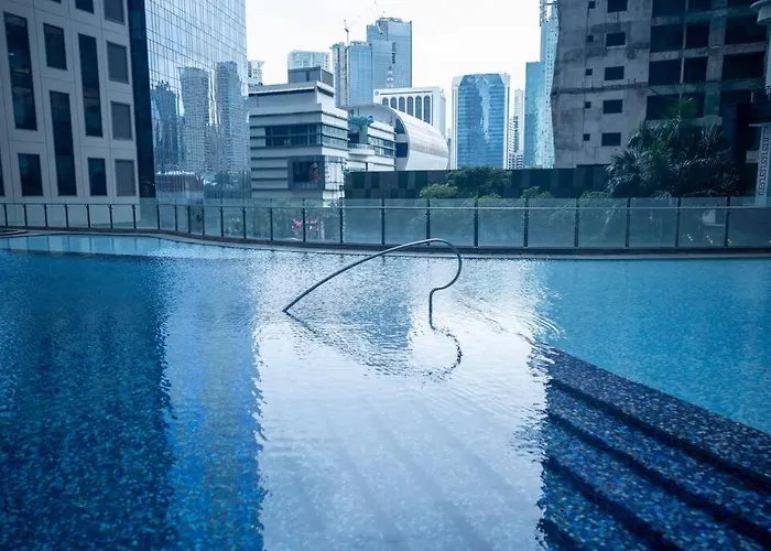 Apartment Penthouse At Poblacion - 200mbs Net - 50in Tv - Awesome View *