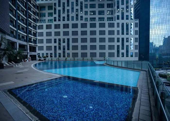 Penthouse At Poblacion - 200mbs Net - 50in Tv - Awesome View Apartment Manila