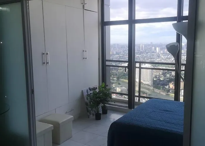 Penthouse At Poblacion - 200mbs Net - 50in Tv - Awesome View Apartment Manila