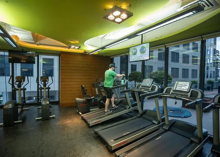 Penthouse At Poblacion - 200mbs Net - 50in Tv - Awesome View アパート *