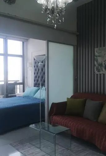 Penthouse At Poblacion - 200mbs Net - 50in Tv - Awesome View *