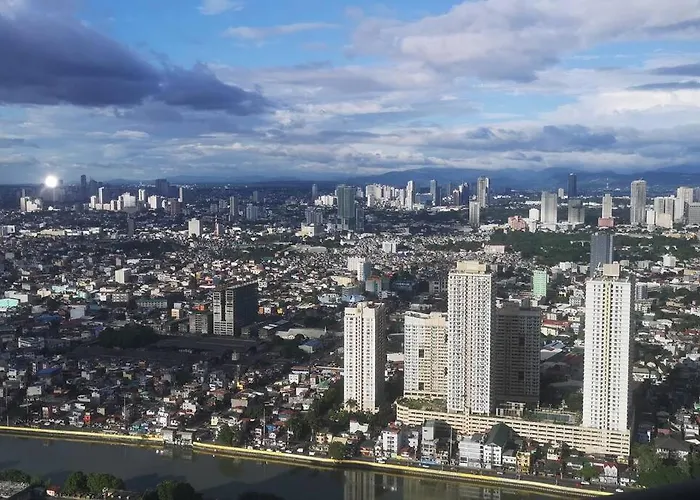 Penthouse At Poblacion - 200mbs Net - 50in Tv - Awesome View * Manila