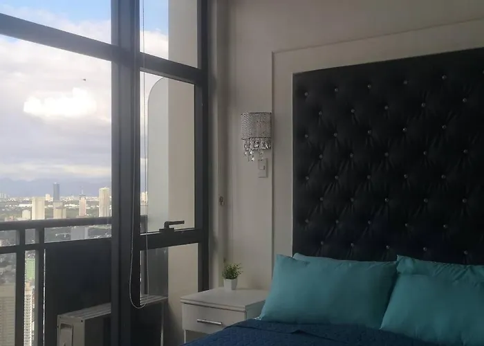 Penthouse At Poblacion - 200mbs Net - 50in Tv - Awesome View